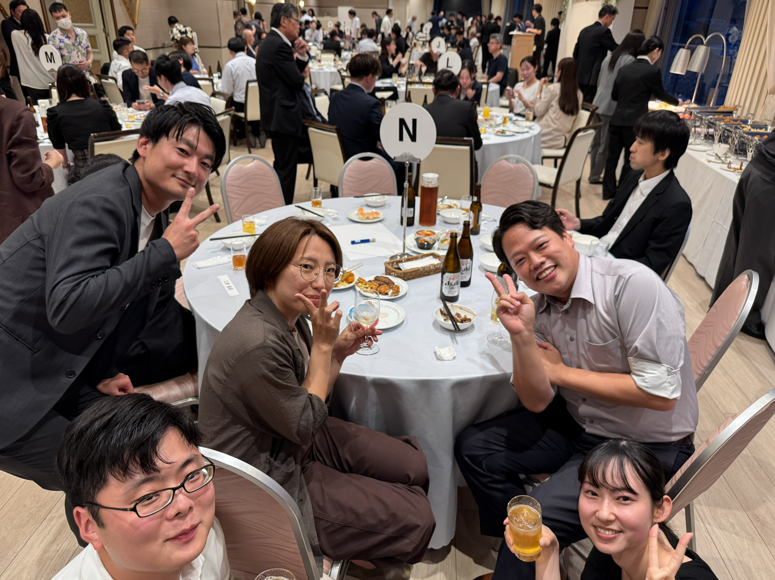座席はくじ引きで決まるランダム席！